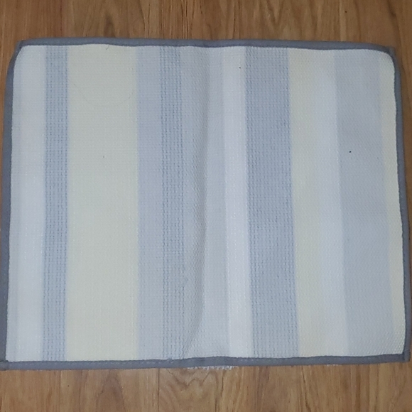 NWOT Small Grey/Yellow/White Striped Bath Mat - Picture 3 of 5